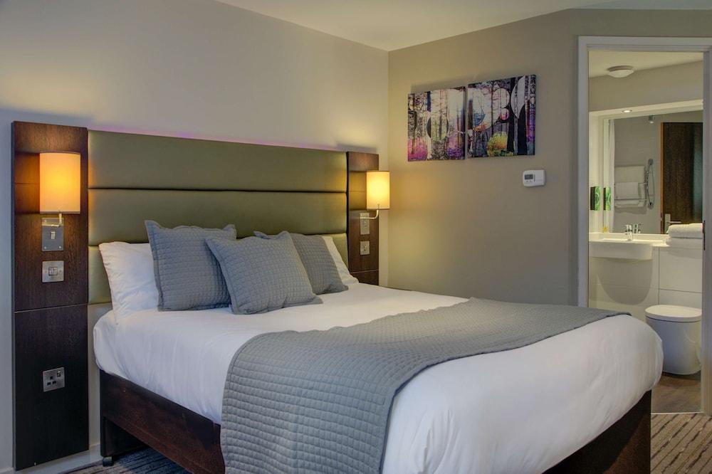 Premier Inn Huddersfield West Bagian luar foto