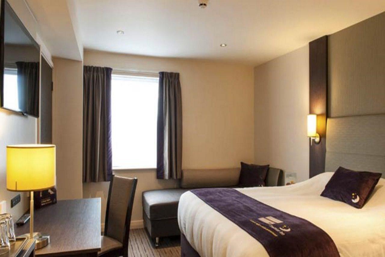 Premier Inn Huddersfield West Bagian luar foto