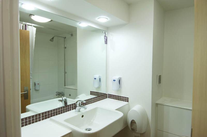 Premier Inn Huddersfield West Bagian luar foto