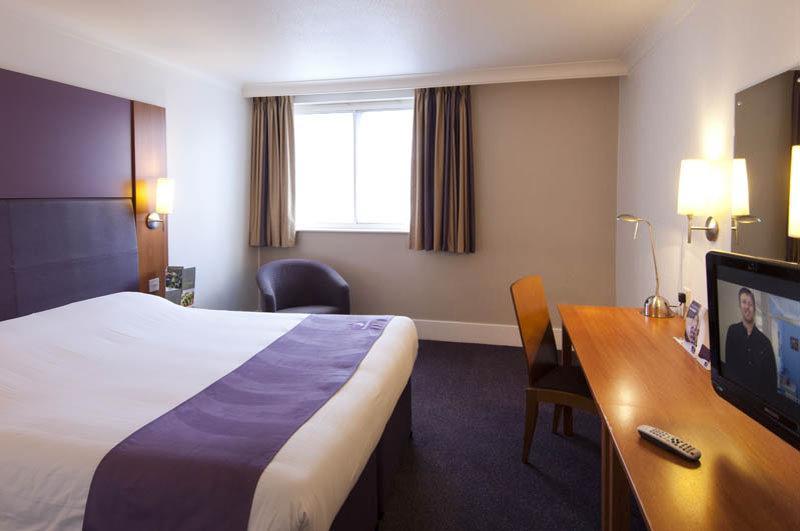Premier Inn Huddersfield West Bagian luar foto